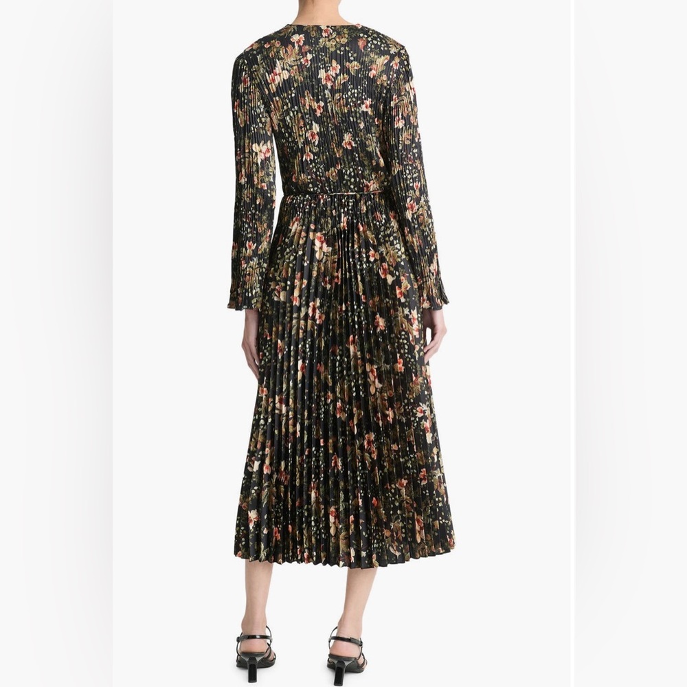 Vince Orchid Vine Long Sleeve
Micropleat Midi Dress Multicolor Floral - Picture 2 of 10